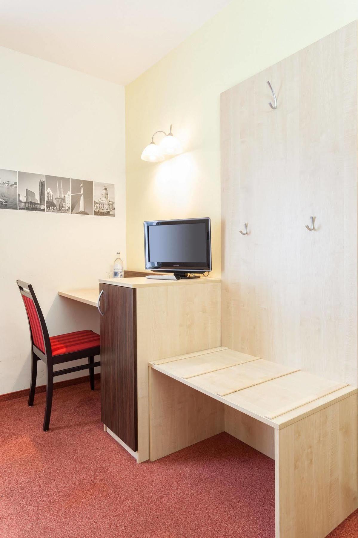 Hotel Mit-Mensch Berlin Luaran gambar