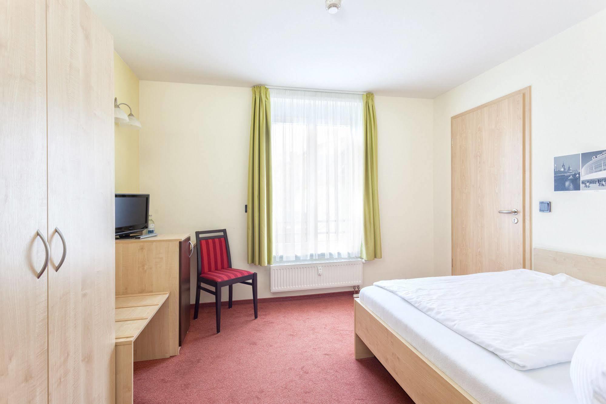 Hotel Mit-Mensch Berlin Luaran gambar