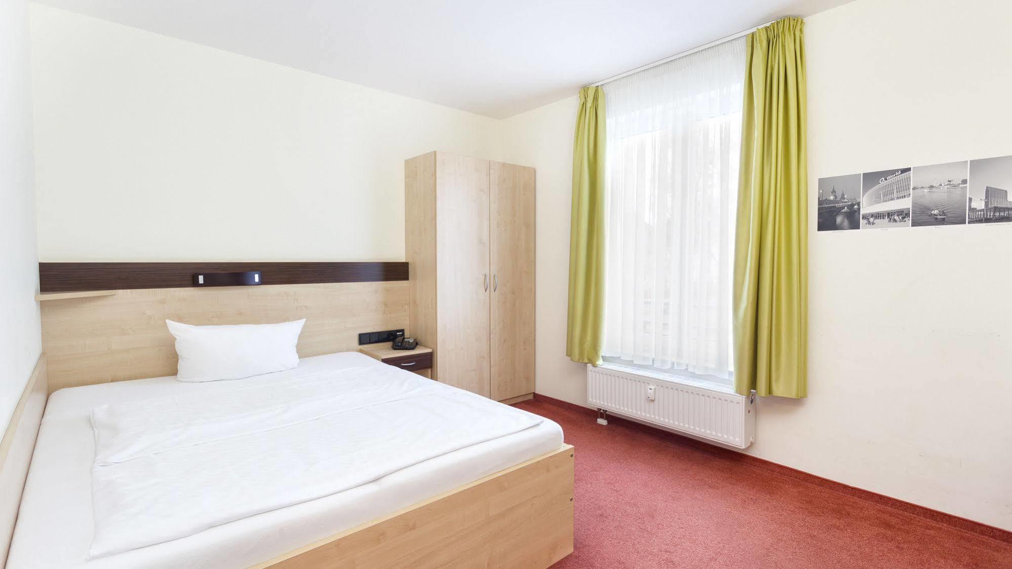 Hotel Mit-Mensch Berlin Luaran gambar