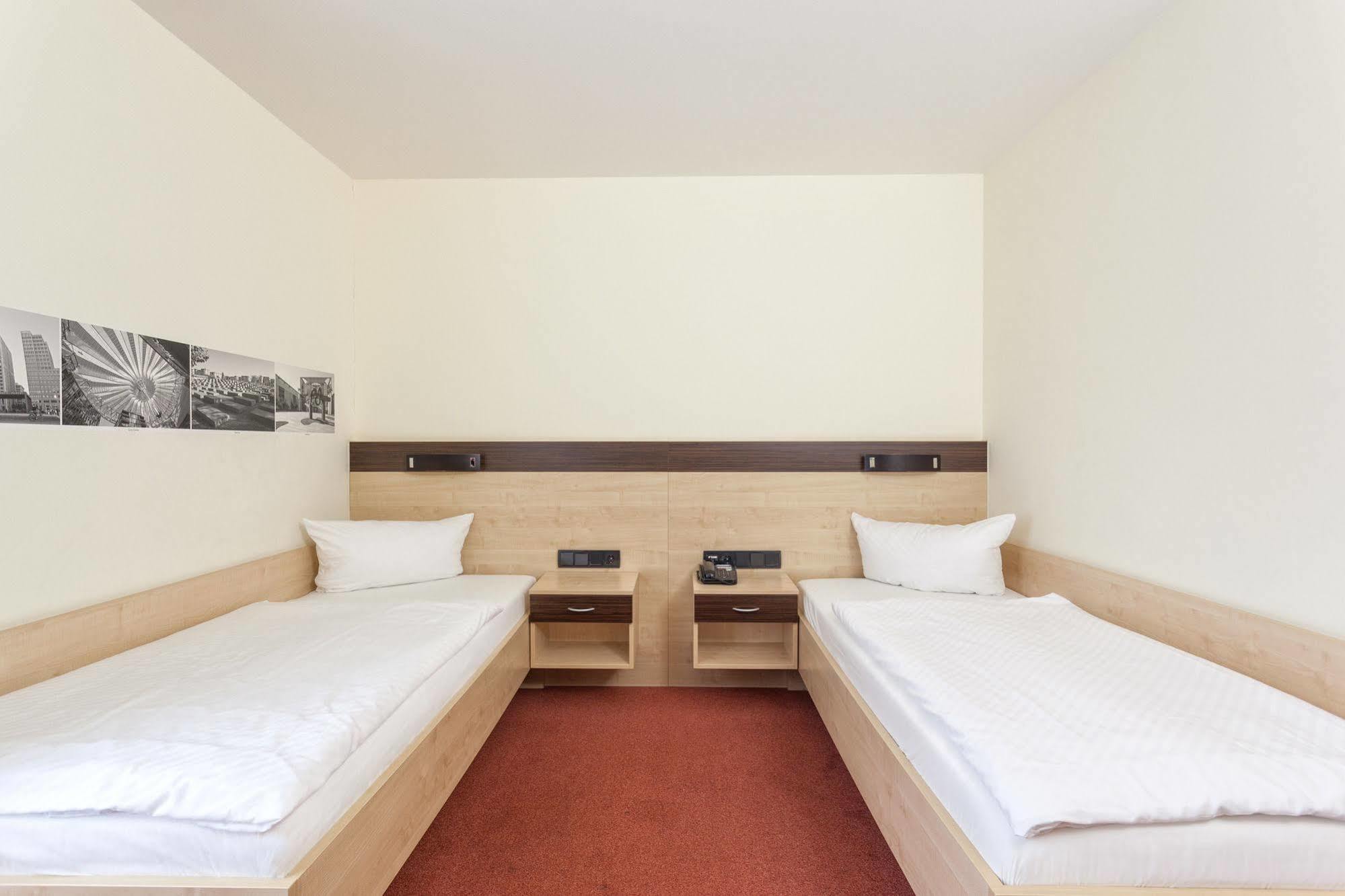 Hotel Mit-Mensch Berlin Luaran gambar