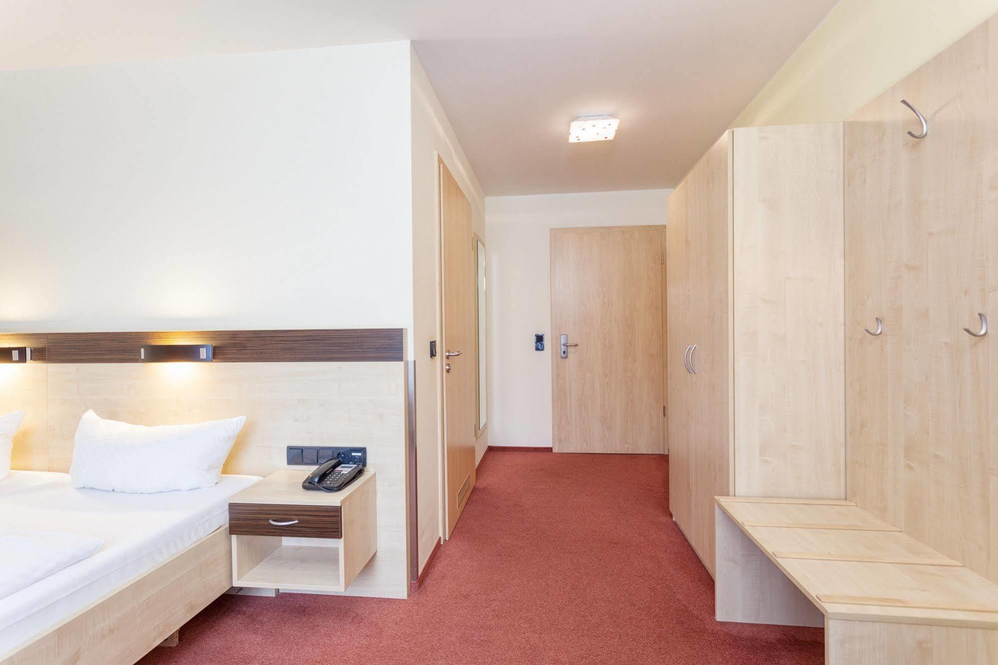 Hotel Mit-Mensch Berlin Luaran gambar
