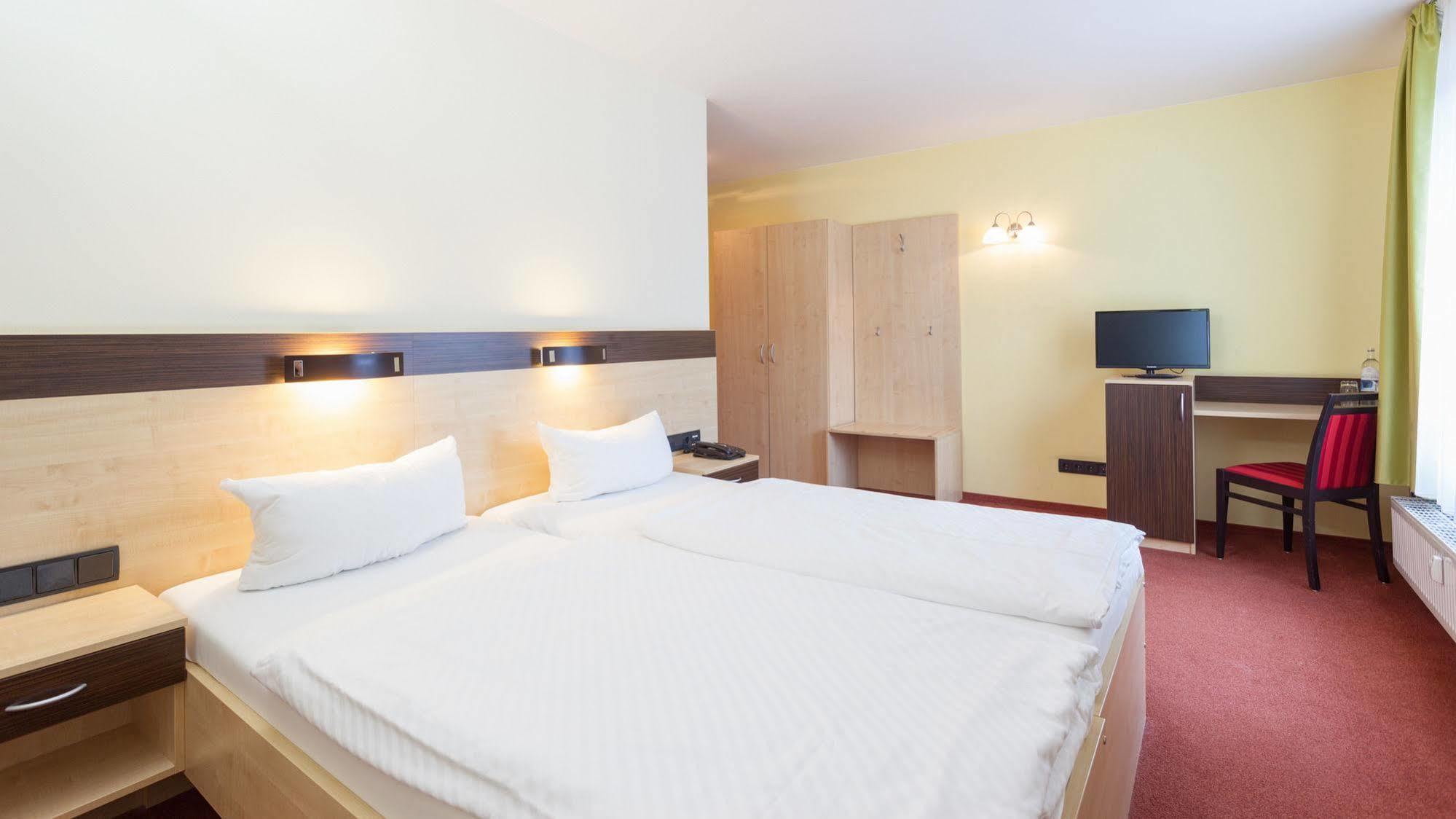 Hotel Mit-Mensch Berlin Luaran gambar