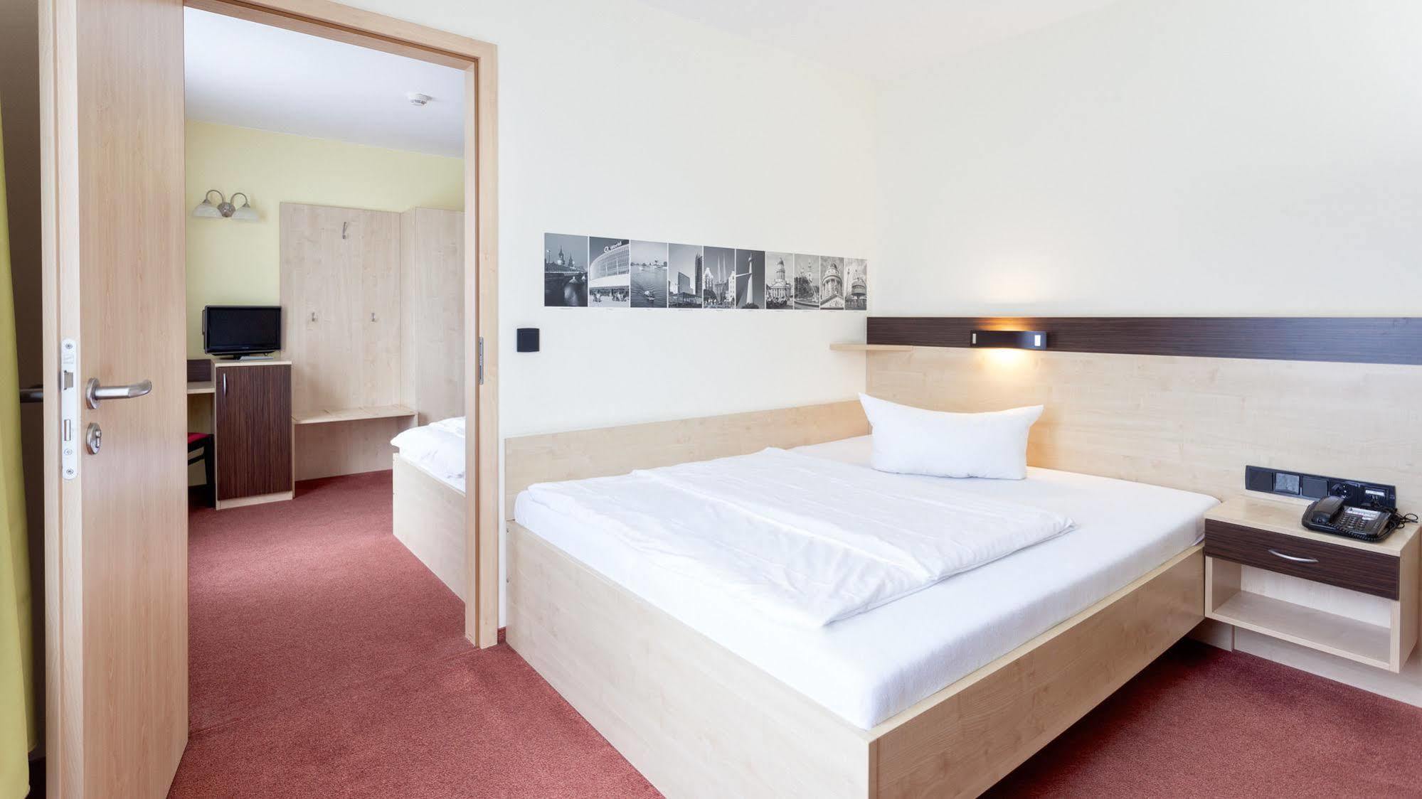Hotel Mit-Mensch Berlin Luaran gambar